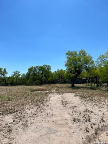 31 Fm 1664 Quemado TX 78877
