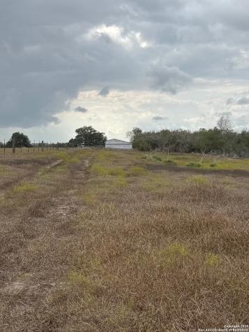 4689 County Road 302 Runge TX 78151