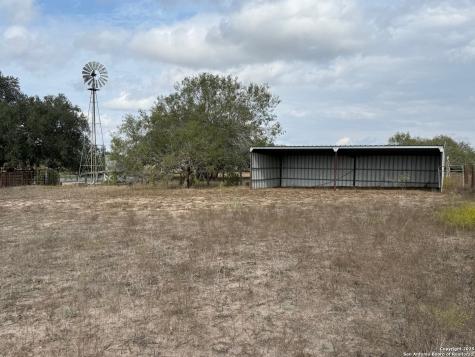 4689 County Road 302 Runge TX 78151