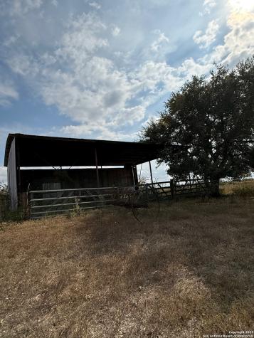 4689 County Road 302 Runge TX 78151