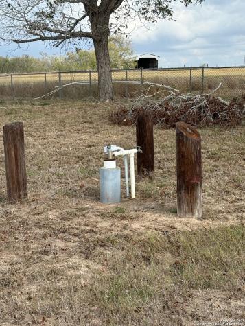 4689 County Road 302 Runge TX 78151