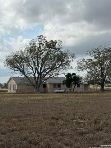 4689 County Road 302 Runge TX 78151