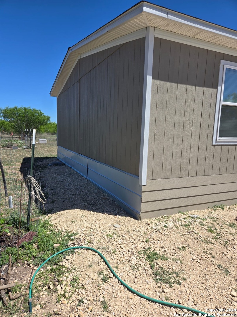 5581 Fm 1986 La Pryor TX 78872