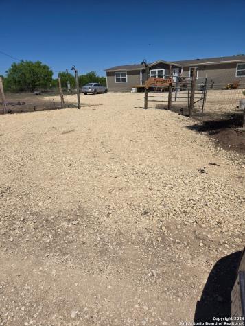 5581 Fm 1986 La Pryor TX 78872