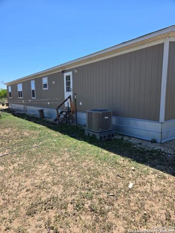 5581 Fm 1986 La Pryor TX 78872
