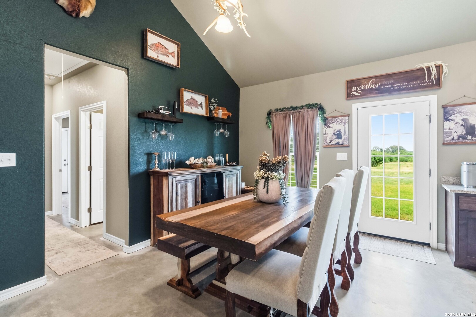 2194 S Ranch Road 187 Sabinal TX 78881