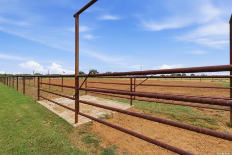 10085 Fm 775 La Vernia TX 78121