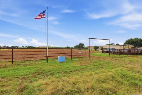 10085 Fm 775 La Vernia TX 78121