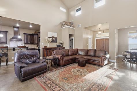 10085 Fm 775 La Vernia TX 78121