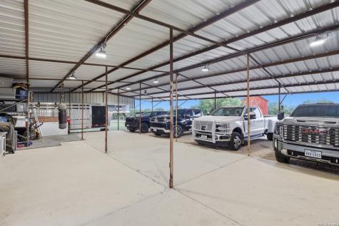 10085 Fm 775 La Vernia TX 78121