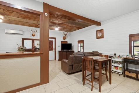 10085 Fm 775 La Vernia TX 78121