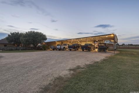 10085 Fm 775 La Vernia TX 78121