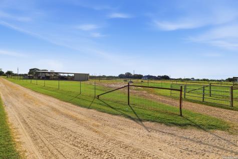 10085 Fm 775 La Vernia TX 78121