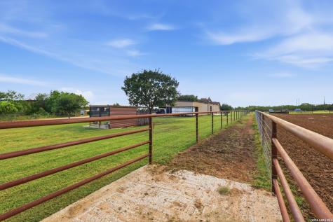 10085 Fm 775 La Vernia TX 78121