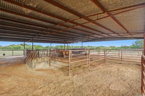 10085 Fm 775 La Vernia TX 78121