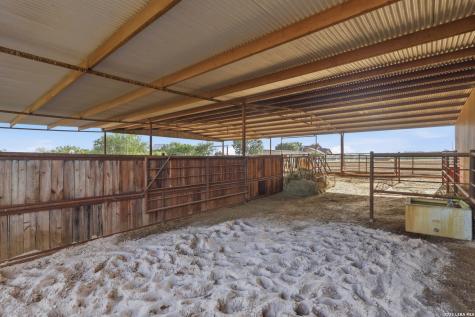 10085 Fm 775 La Vernia TX 78121