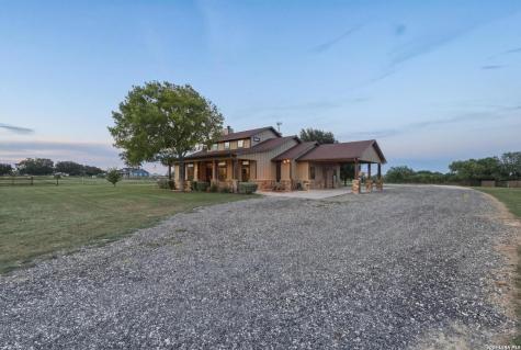 10085 Fm 775 La Vernia TX 78121