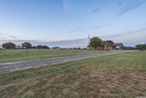 10085 Fm 775 La Vernia TX 78121
