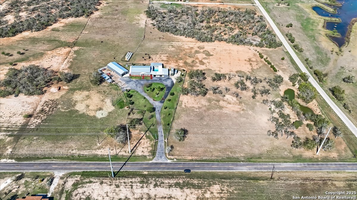 6653 Fm 539 Floresville TX 78114