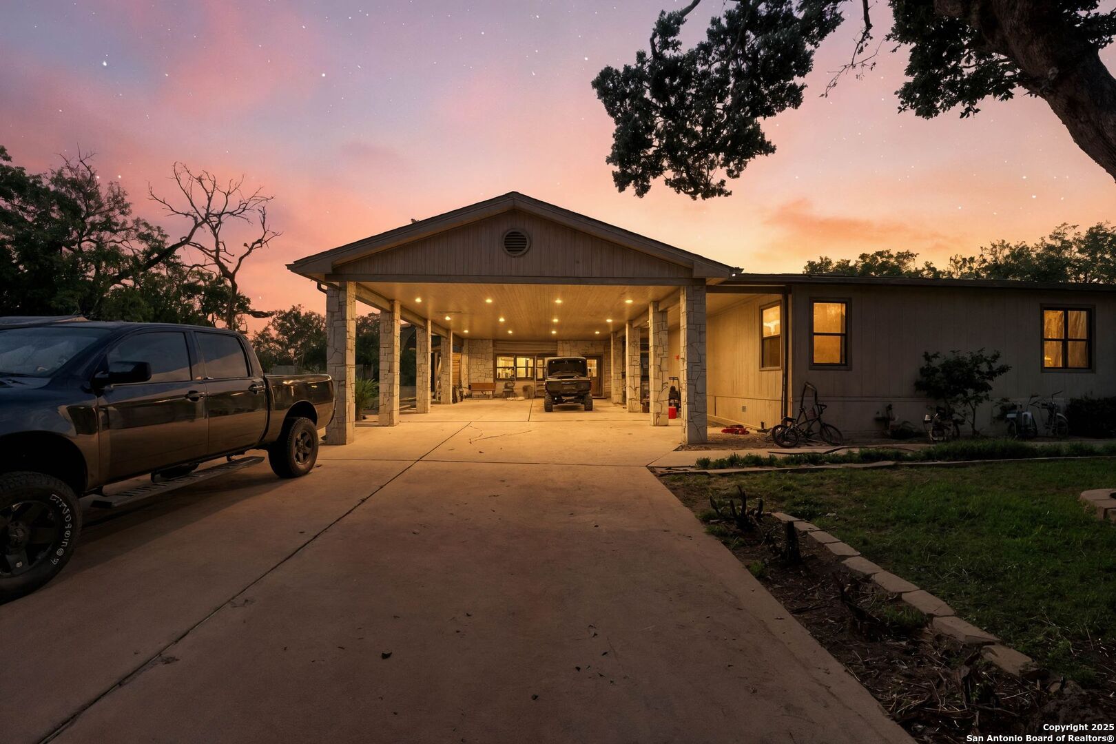 4514 Billy Sames Drive Adkins TX 78101