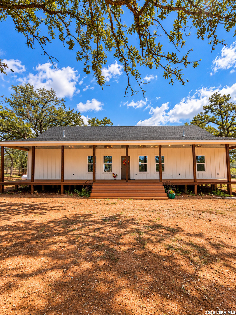 1410 W County Road 109 Leesville TX 78122