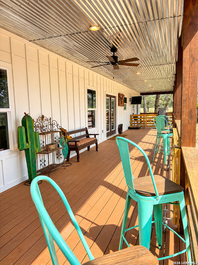 1410 W County Road 109 Leesville TX 78122