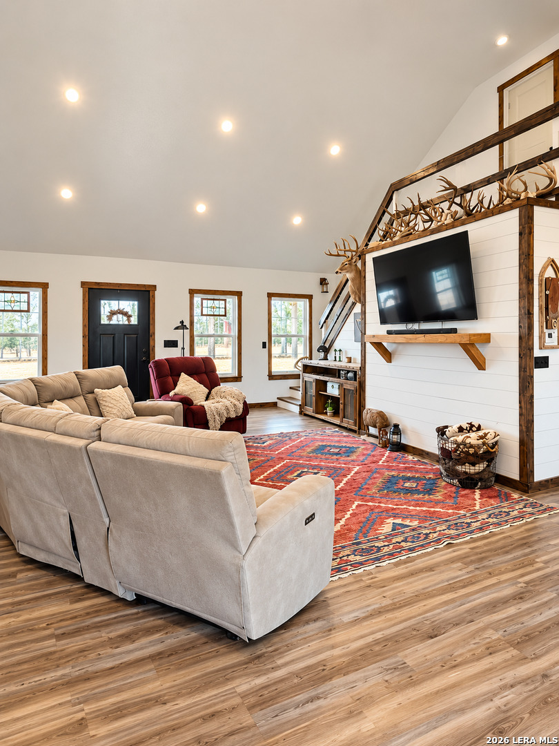 1410 W County Road 109 Leesville TX 78122