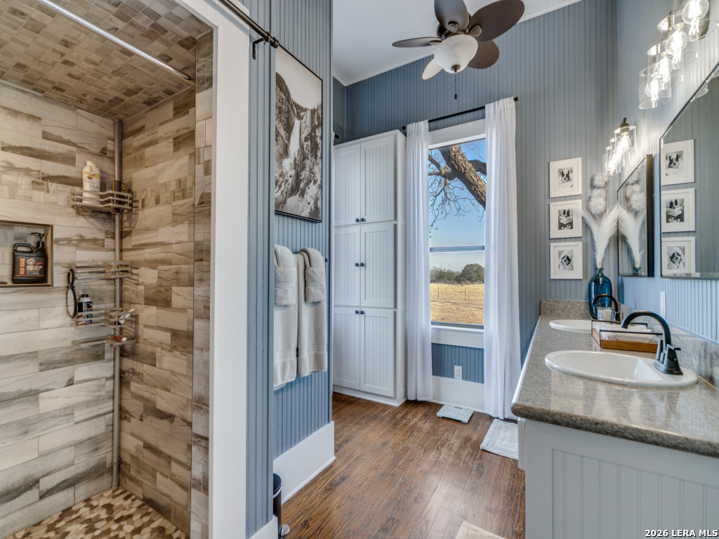 121A Bartel Comfort TX 78013