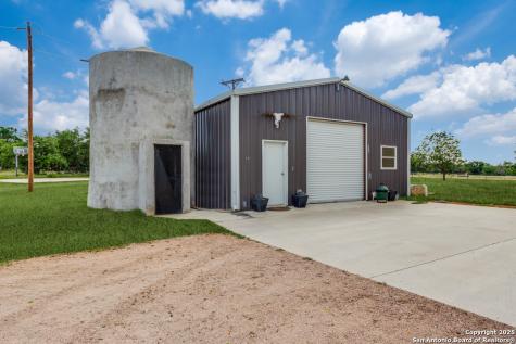 121A Bartel Comfort TX 78013