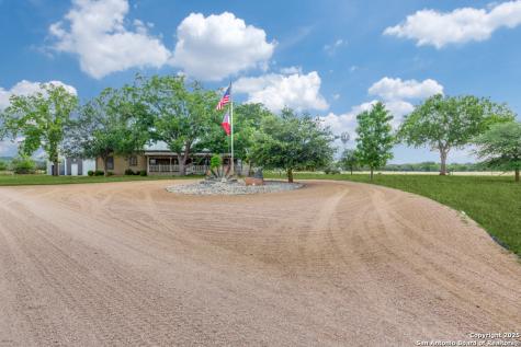 121A Bartel Comfort TX 78013