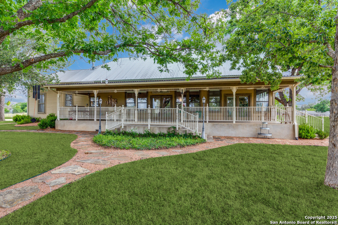 121A Bartel Comfort TX 78013