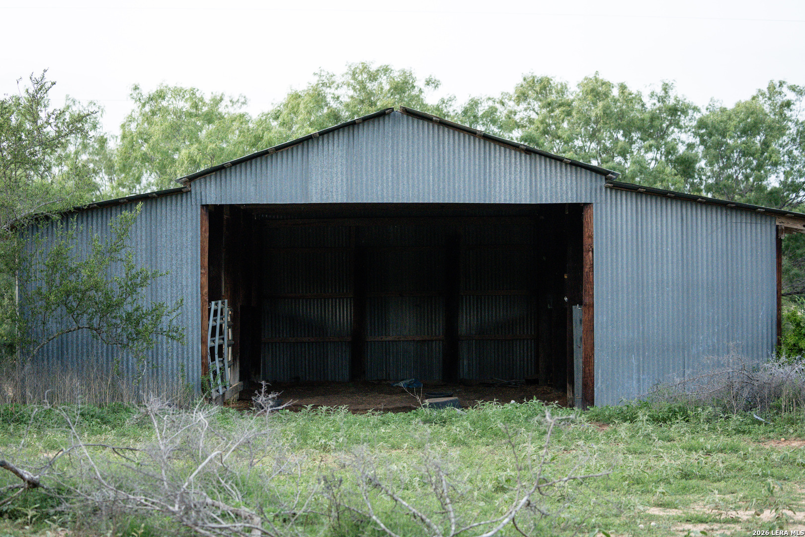 915_985 Cr 732 & Cr 7421 Yancey TX 78886