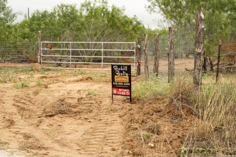 915_985 Cr 732 & Cr 7421 Yancey TX 78886