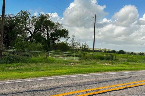 000 Fm 1303 Floresville TX 78114