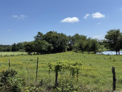 14 County Road 273 Bremond TX 76629
