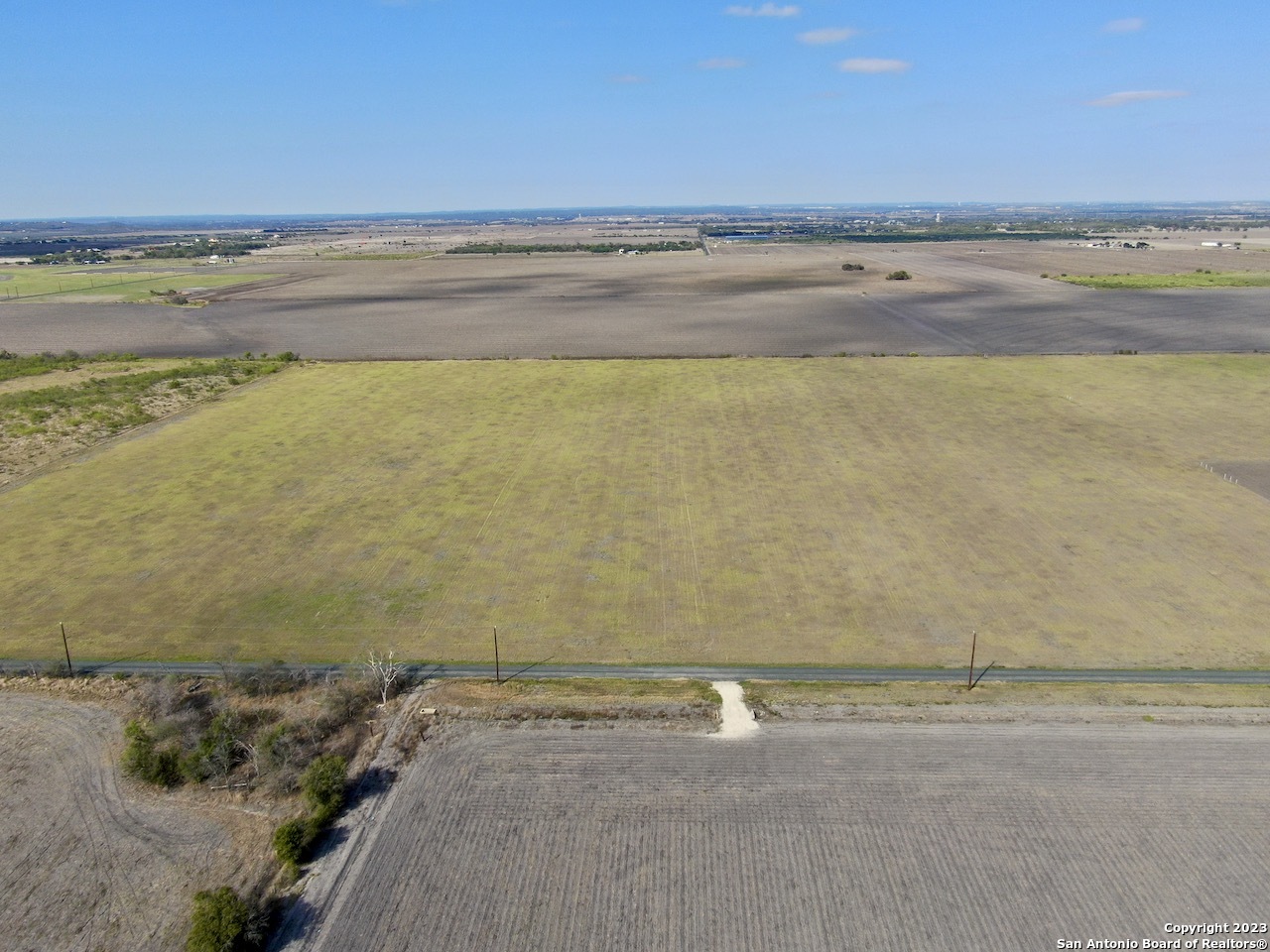 00 County Road 5717 Devine TX 78016