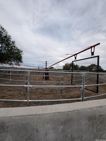 910 Pr 6255 Hobson TX 78117
