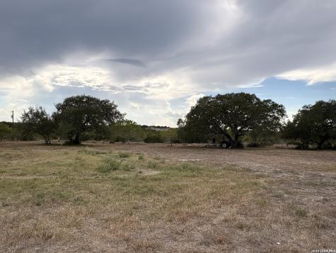 910 Pr 6255 Hobson TX 78117