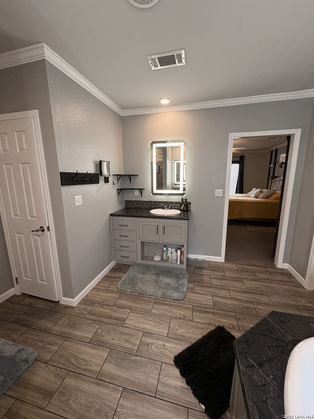 910 Pr 6255 Hobson TX 78117