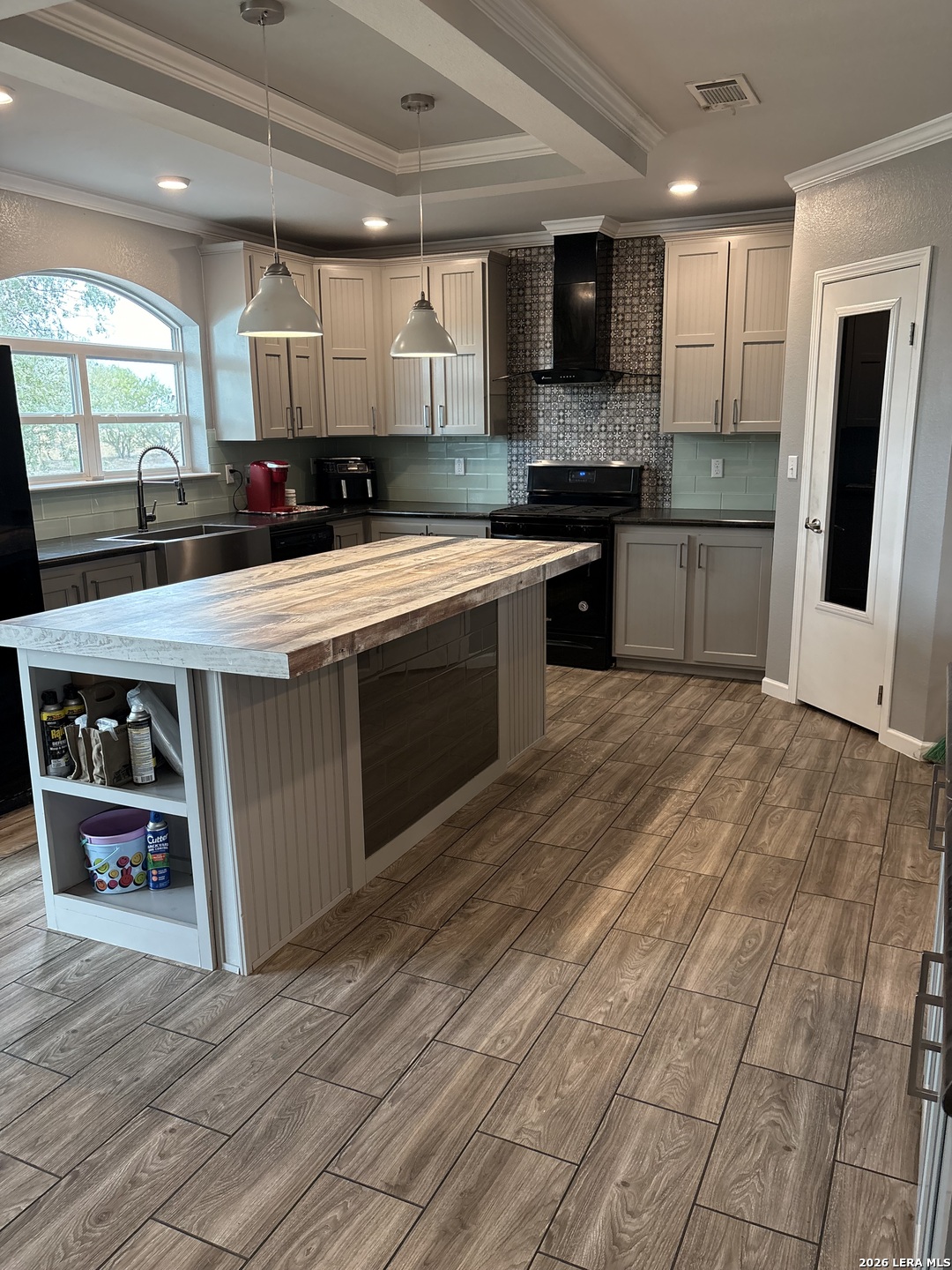 910 Pr 6255 Hobson TX 78117