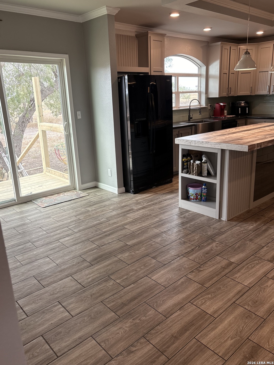 910 Pr 6255 Hobson TX 78117