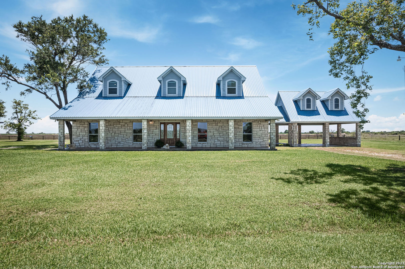 325 County Road 430 Lolita TX 77971