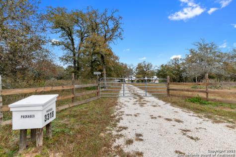 3318 Cowey Road Nixon TX 78140