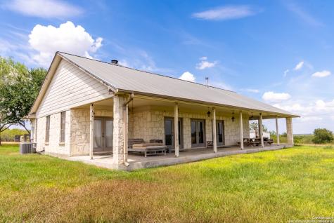 000 County Road 332 Runge TX 78151