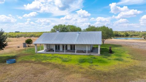 000 County Road 332 Runge TX 78151