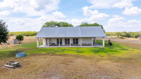 000 County Road 332 Runge TX 78151