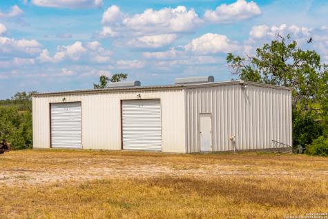 000 County Road 332 Runge TX 78151