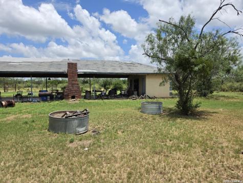 3665 Pvt Road 5500 Uvalde TX 78801