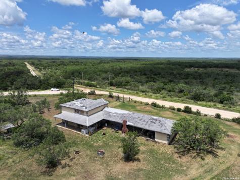 3665 Pvt Road 5500 Uvalde TX 78801