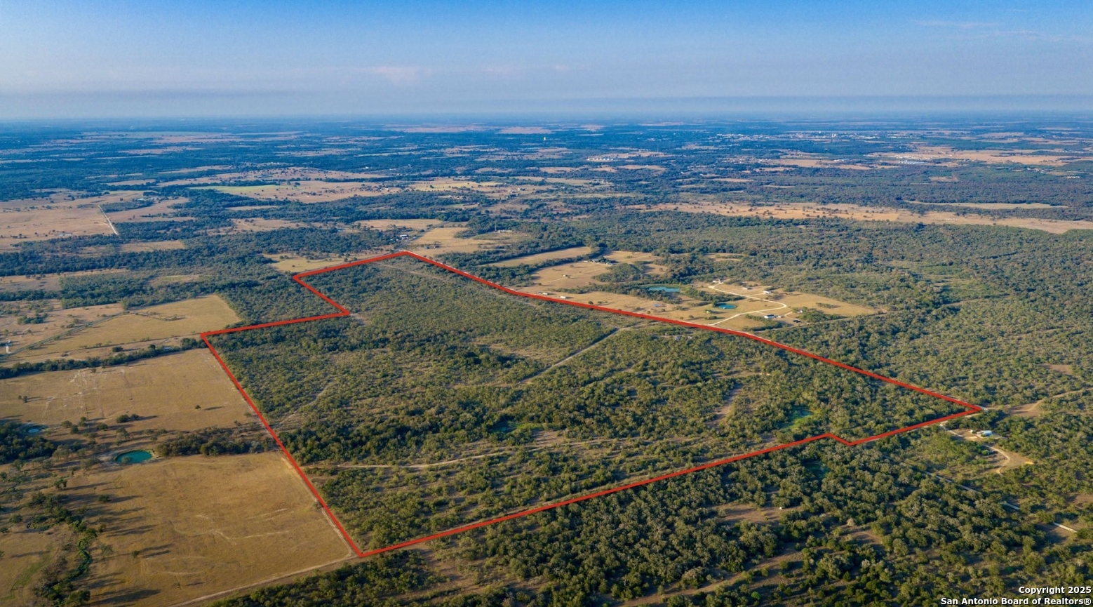 916 County Road 421 Waelder TX 78959